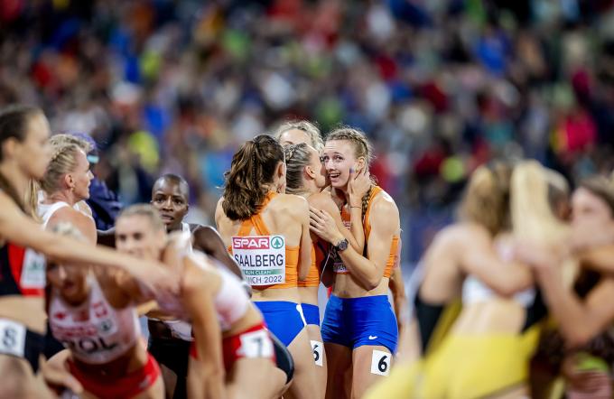 De foto door Robin van Lonkhuijzen van Femke Bol won 1e prijs Sport Enkel.